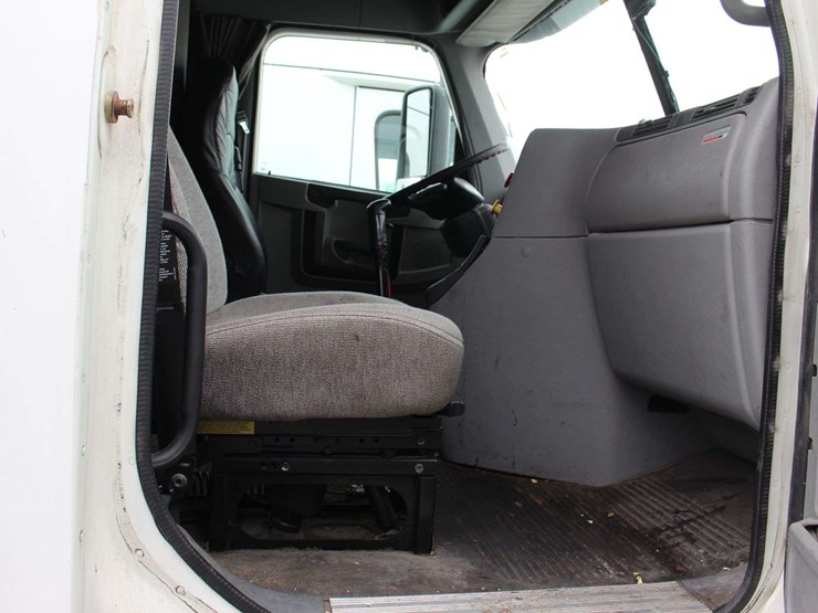 2015-freightliner-columbia-tractor-glider-2015-freightliner-columbia-3alxa7005fdgh5950-mileage:-image-76