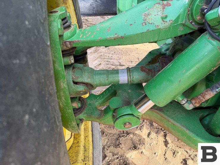 2014-john-deere-8295r-image-48