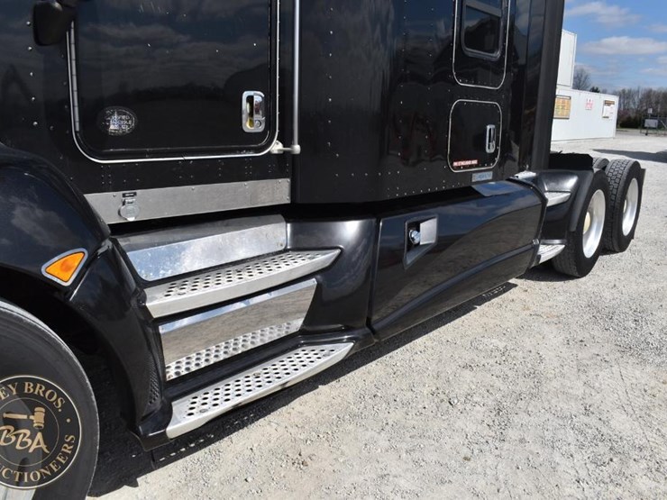 2013-kenworth-t660-image-13