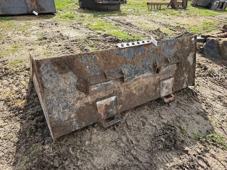 universal-attach-6'-bucket-image-2