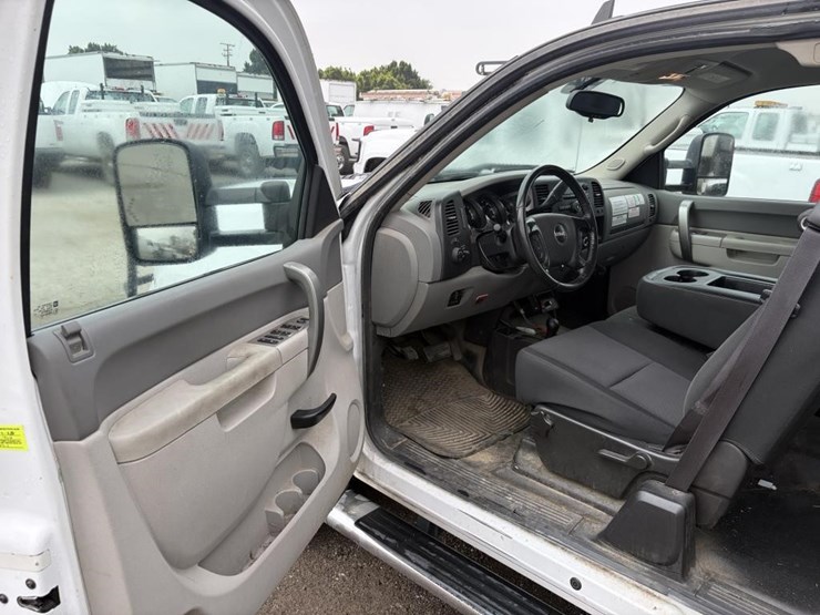 2012-gmc-sierra-2500-image-12