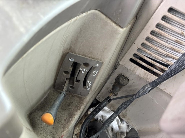 2008-john-deere-7130-image-42