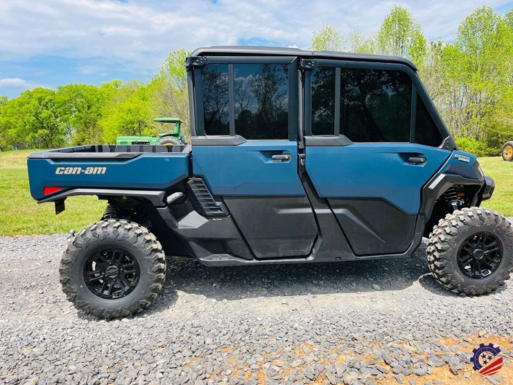 2026-can-am-defender-limited-hd11-triple-image-4