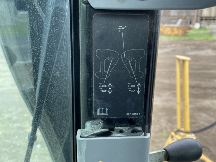 2018-caterpillar-12m3-awd-image-51