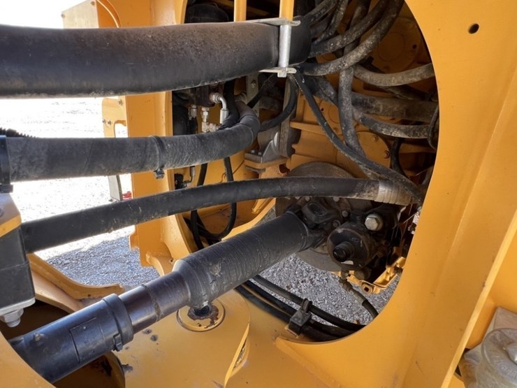 2023-volvo-l70h-wheel-loader-image-19