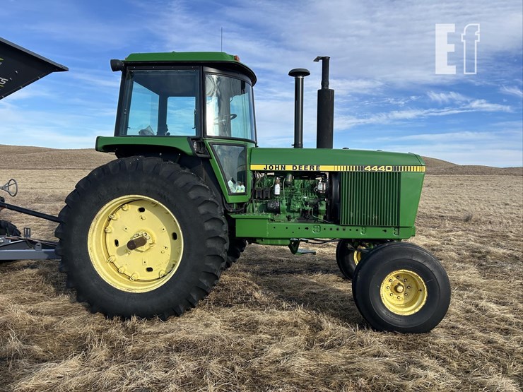 john-deere-4440-image-4