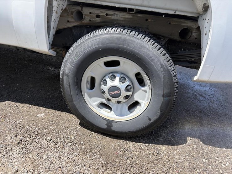 2012-gmc-sierra-2500-image-5