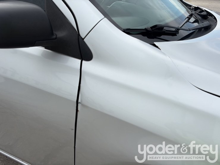 2015-nissan-versa-image-31