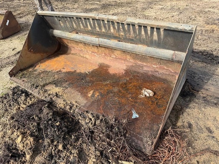 bobcat-8'-skidsteer-bucket-image-1