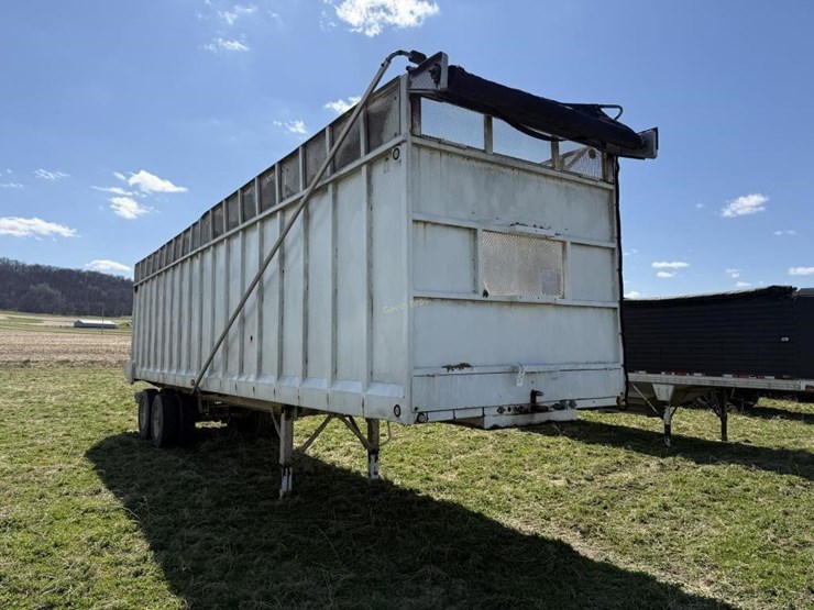 2002-great-lakes/gruetts-36’-silage-trailer-image-3