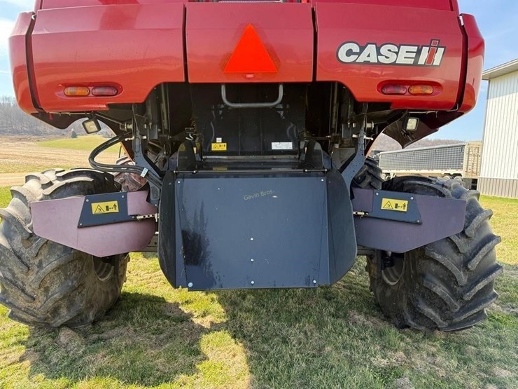 2014-case-ih-8230-image-27