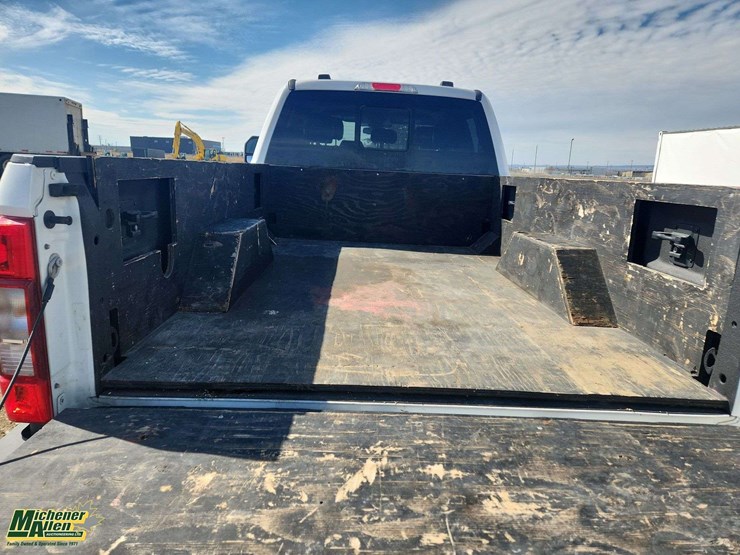 2020-ford-f350-image-15