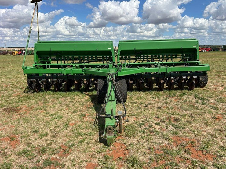 john-deere-750-image-1