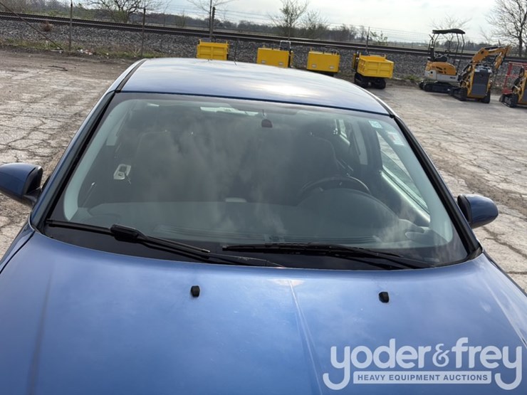 2010-chrysler-sebring-image-32