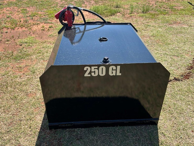 2026-x-star-fuel-tank-image-3