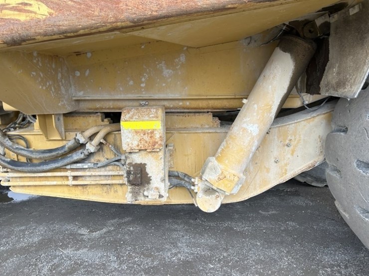 2012-caterpillar-ad55b-image-34