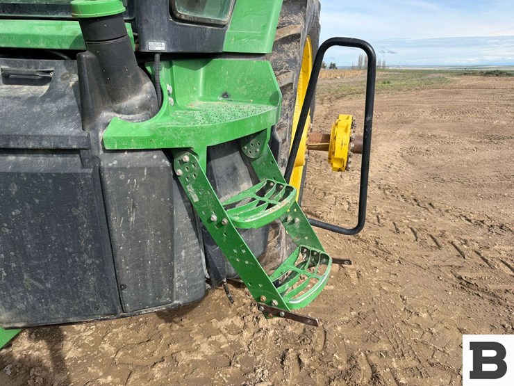 2011-john-deere-8310r-image-15