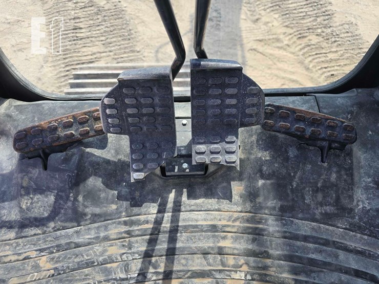 2018-deere-350g-lc-image-16