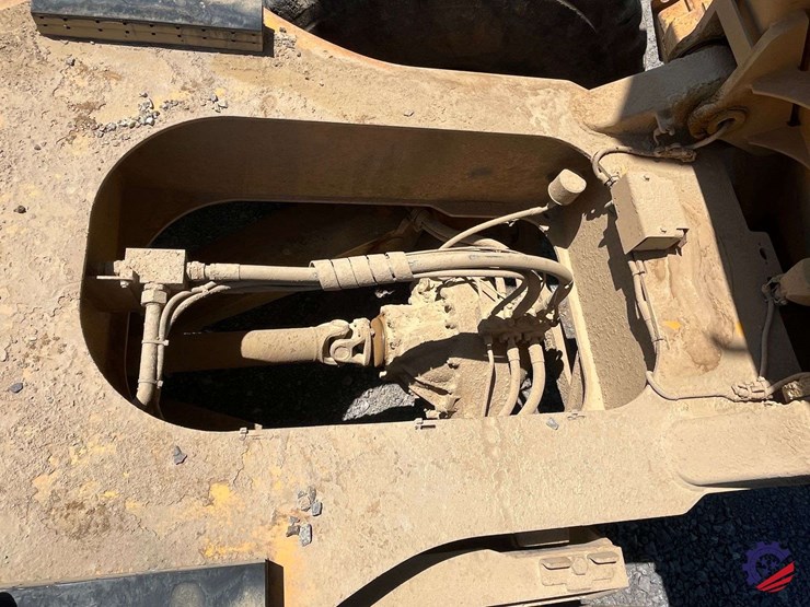 2010-volvo-a40e-image-61