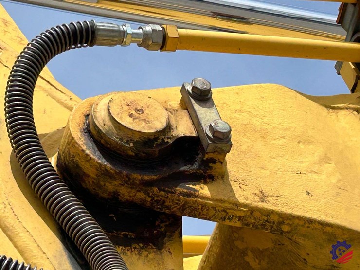 2009-komatsu-pc88mr-8-image-46