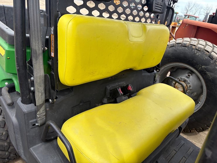 john-deere-gator-image-11