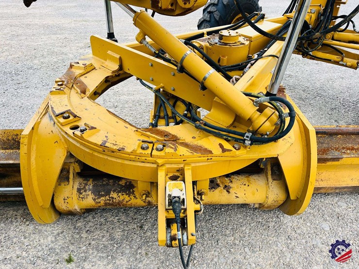 2010-caterpillar-120m-image-83