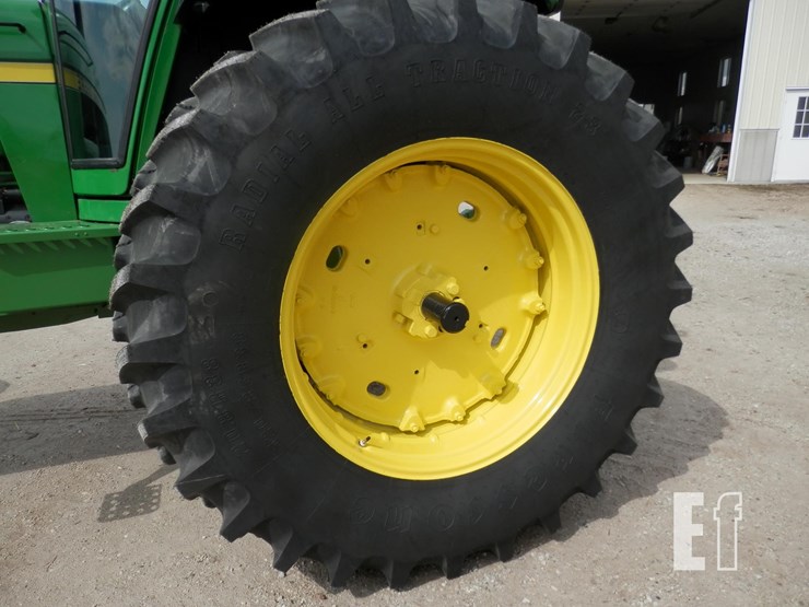 john-deere-4240-image-11