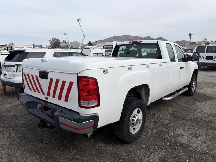 2012-gmc-sierra-2500-image-3