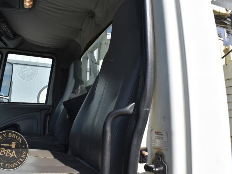 2005-international-durastar-4300-image-36