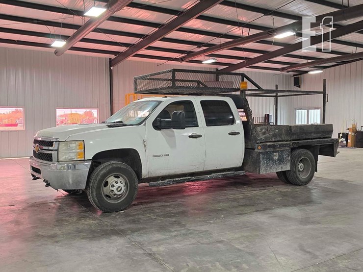 2014-chevrolet-silverado-3500hd-image-1