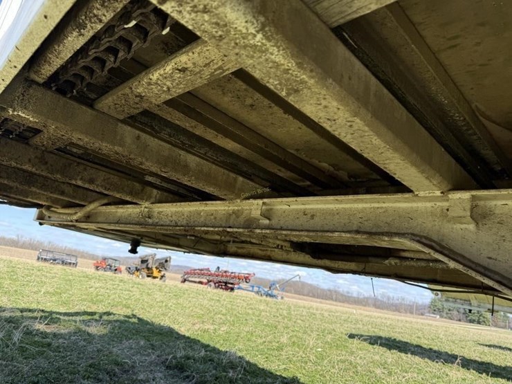2002-great-lakes/gruetts-36’-silage-trailer-image-16