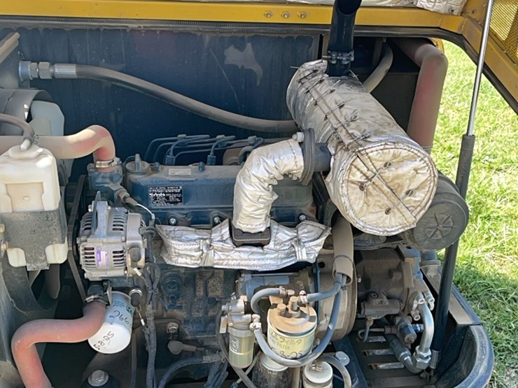 agrotk-r35-mini-excavator-346-hours-kubota-engine-image-11