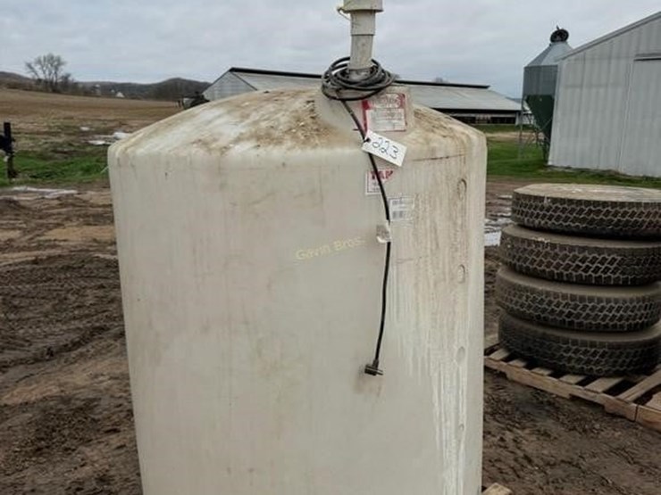 550gal-vertical-tank-image-1