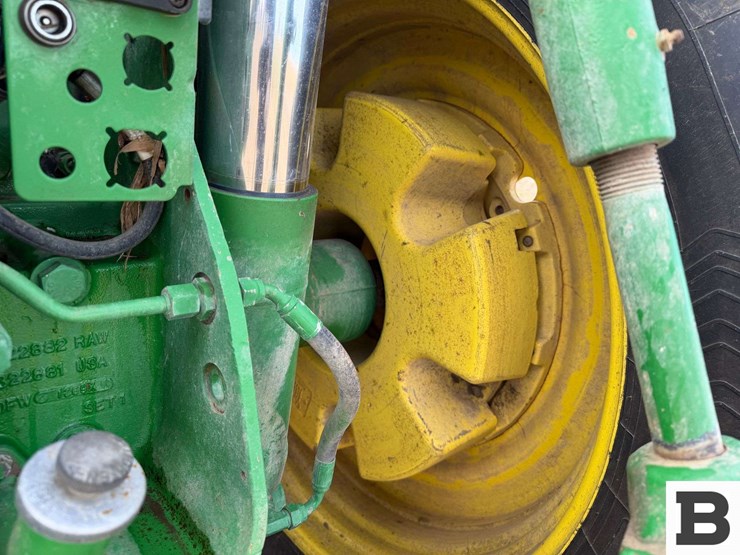 2011-john-deere-8310r-image-26