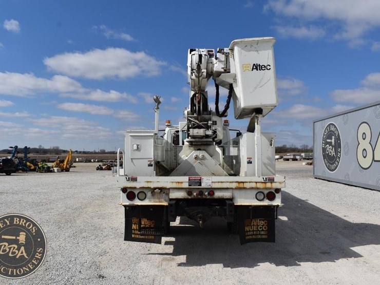 2005-international-durastar-4300-image-4