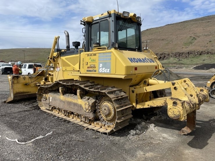 2013-komatsu-d65ex-17-image-3