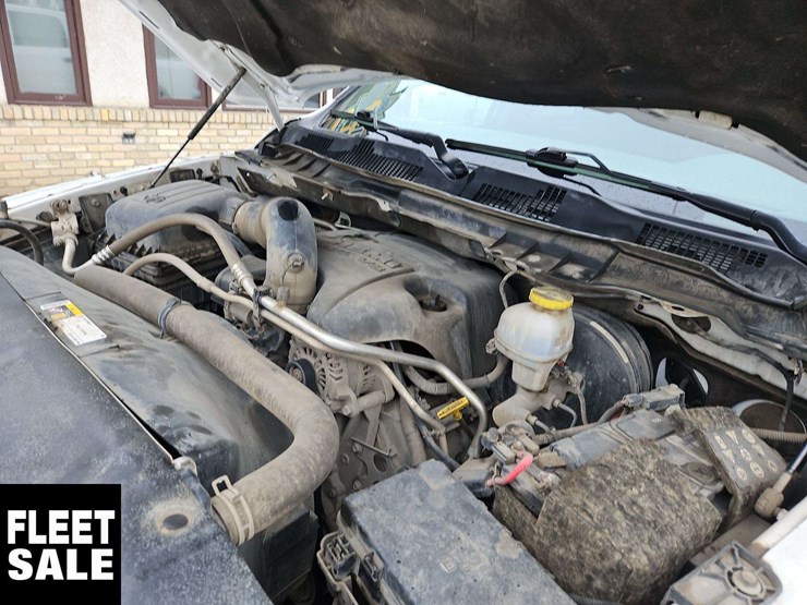 2019-ram-1500-classic-image-16