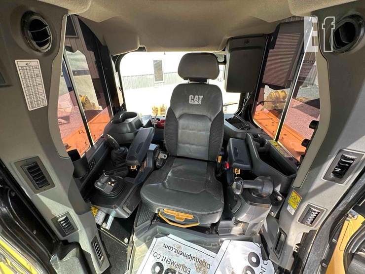 2020-caterpillar-d6-xe-lgp-image-17