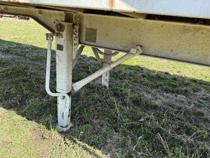 2002-great-lakes/gruetts-36’-silage-trailer-image-14