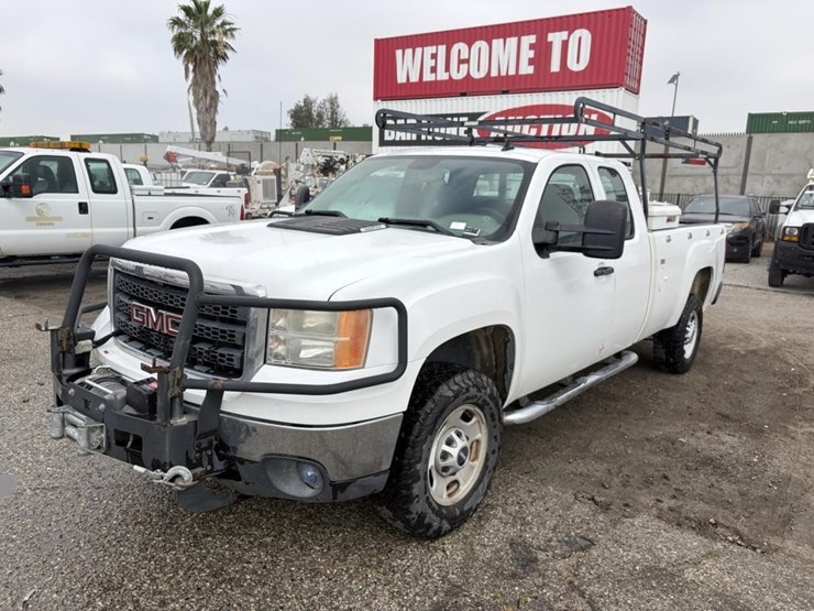 2012-gmc-sierra-2500-image-1