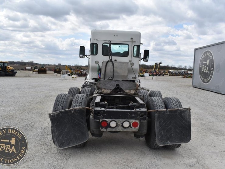 2013-kenworth-t660-image-4