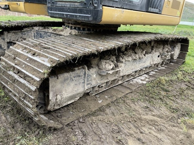 2013-caterpillar-320e-image-19