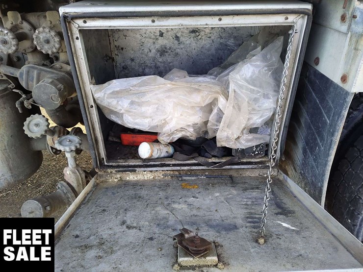 1999-peterbilt-357-image-25