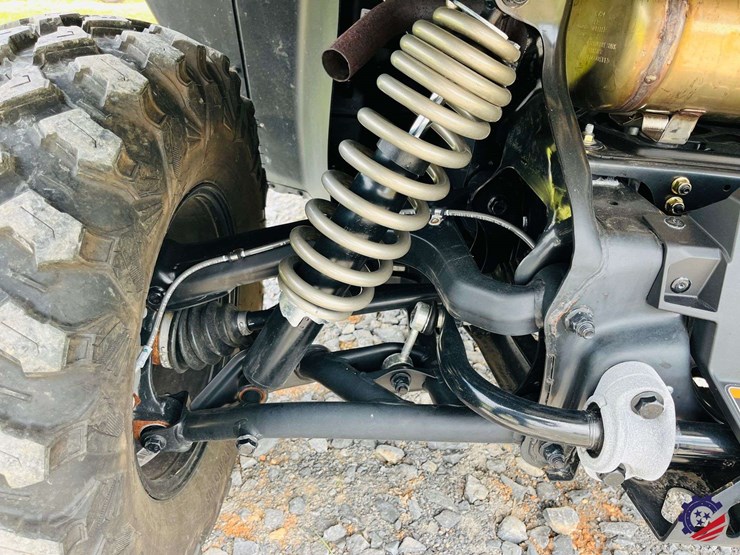 2026-can-am-defender-limited-hd11-triple-image-35