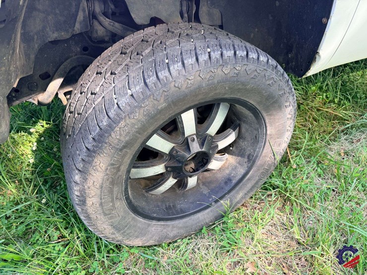 2012-chevrolet-silverado-2500hd-image-14