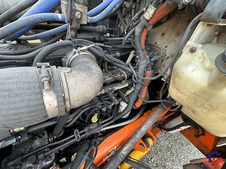 2005-kenworth-t300-image-98