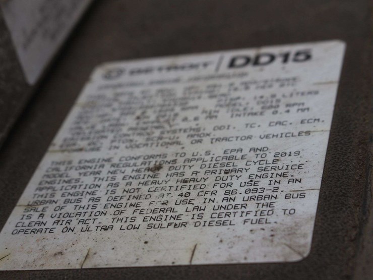 2020-freightliner-cascadia-126-image-14