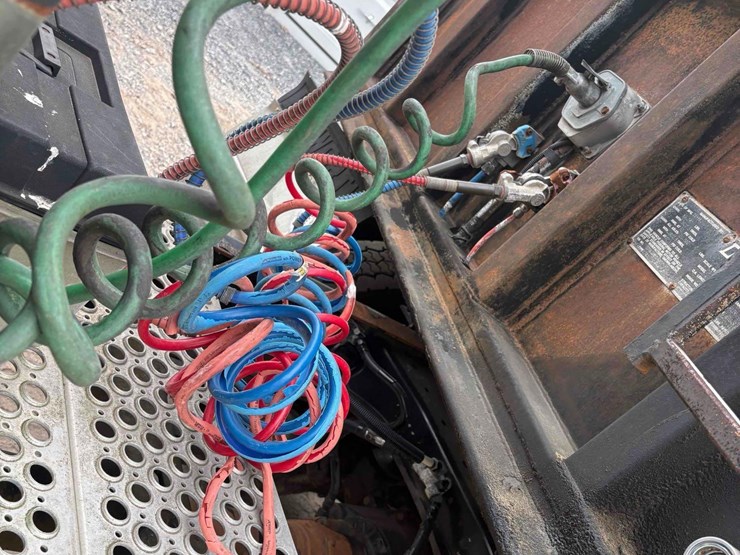 2010-caterpillar-c13-image-7