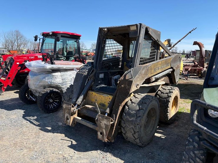 new-holland-l180-image-2