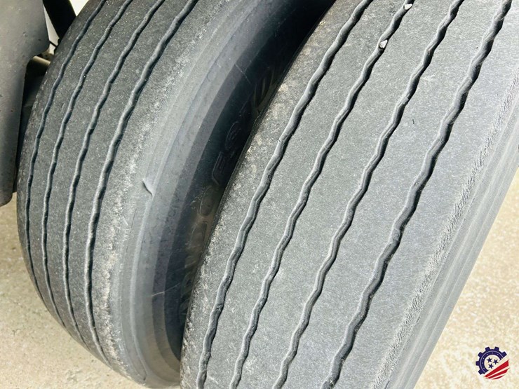 2015-vanguard-53-ft-image-17